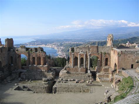 history of taormina italy.